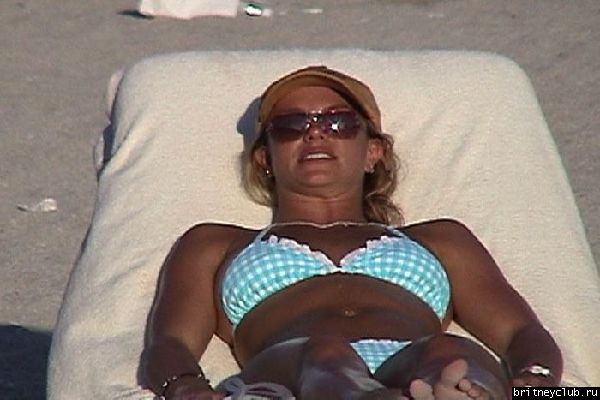 Бритни на пляже в Майямиnormal_0001[1]~0.jpg(Бритни Спирс, Britney Spears)